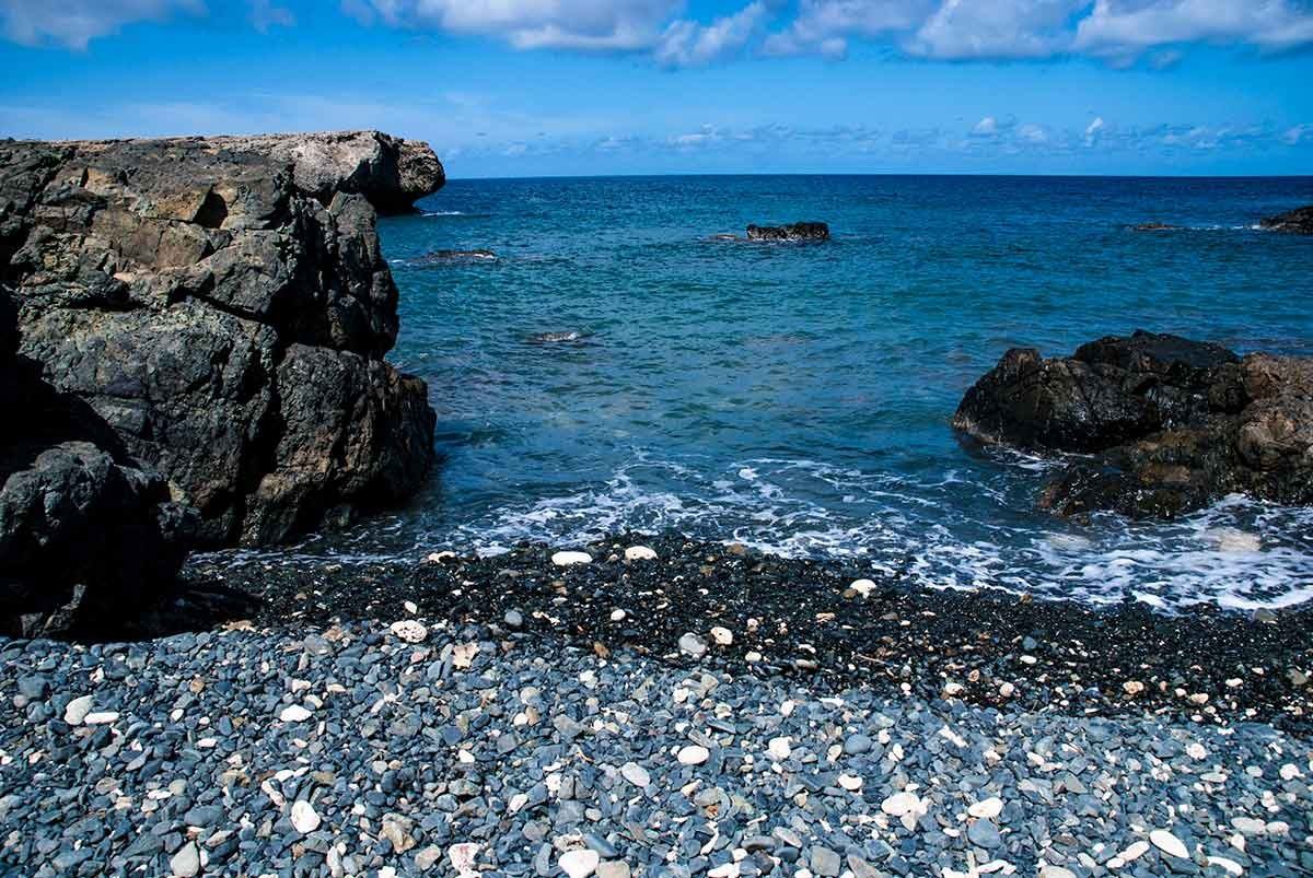 Пляж Блек-стоун (Black Stone Beach) — Аруба